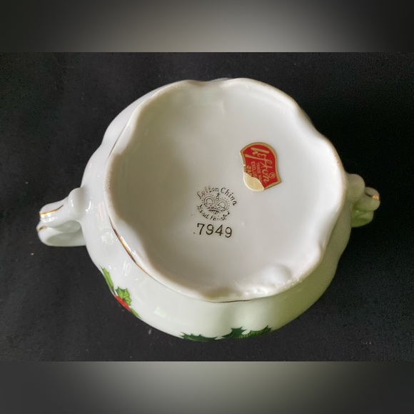 Beautiful Vintage Lefton Sugar Bowl with Lid Holly Pattern 7949 EUC - Picture 6 of 6
